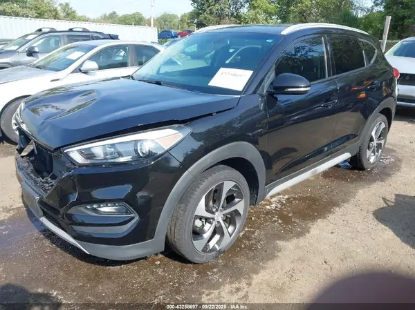 KM8J33ALXJU719980 2018 HYUNDAI TUCSON - Image 2