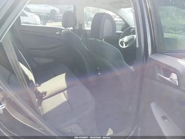 KM8J33ALXJU719980 2018 HYUNDAI TUCSON - Image 8
