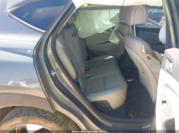 KM8J33ALXJU734205 2018 HYUNDAI TUCSON - Image 8