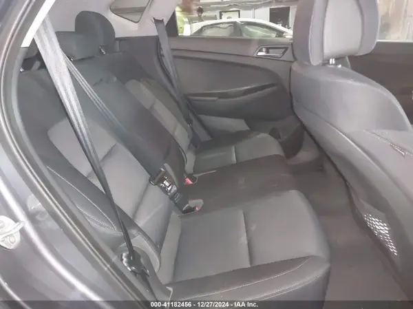 KM8J33ALXJU750243 2018 HYUNDAI TUCSON - Image 8