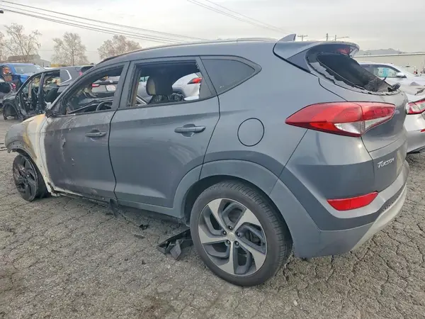 KM8J33ALXJU754566 2018 HYUNDAI TUCSON - Image 2