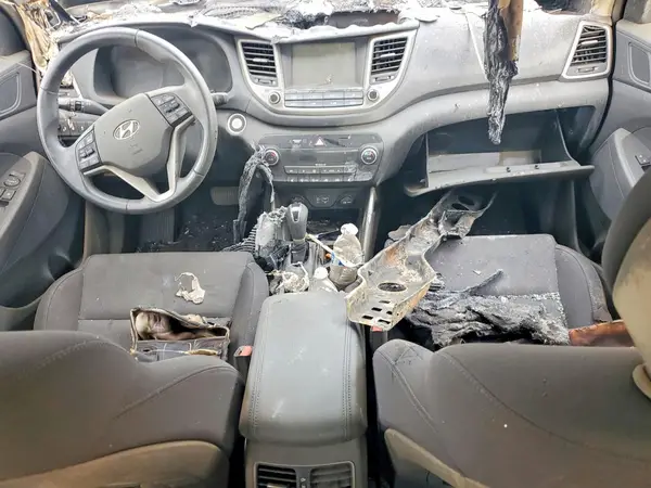 KM8J33ALXJU754566 2018 HYUNDAI TUCSON - Image 8