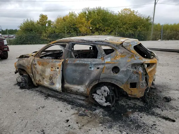 KM8J33ALXJU773716 2018 HYUNDAI TUCSON - Image 2