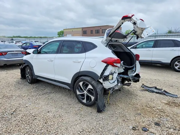 KM8J33ALXJU822851 2018 HYUNDAI TUCSON - Image 2