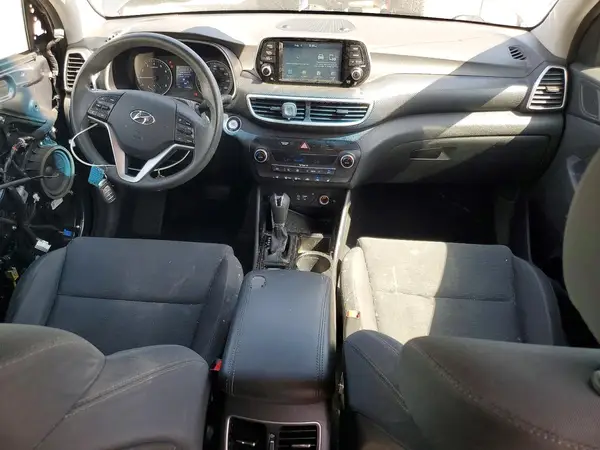 KM8J33ALXKU050692 2019 HYUNDAI TUCSON - Image 8
