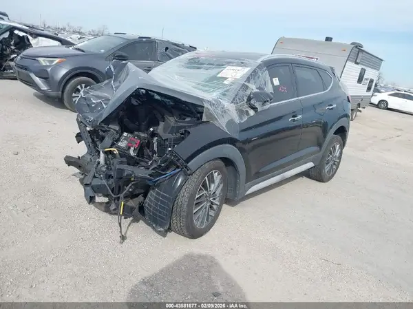 KM8J33ALXKU855205 2019 HYUNDAI TUCSON - Image 2