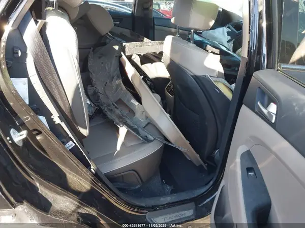 KM8J33ALXKU855205 2019 HYUNDAI TUCSON - Image 8
