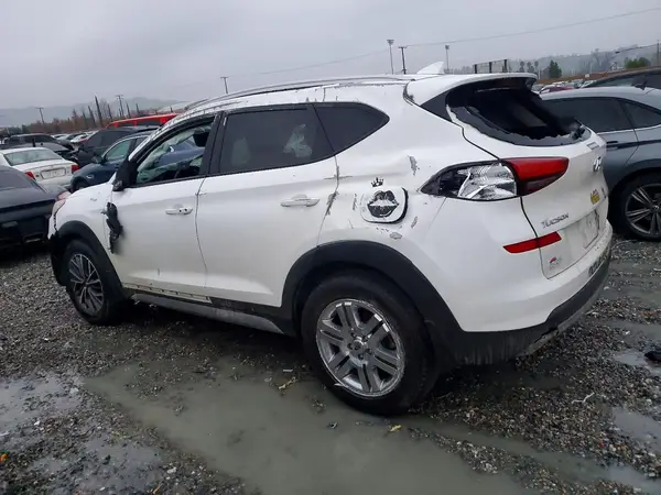 KM8J33ALXKU894585 2019 HYUNDAI TUCSON - Image 2
