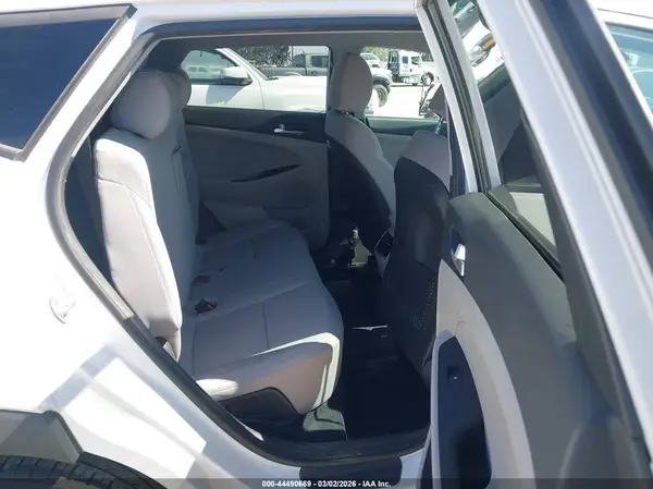 KM8J33ALXKU984237 2019 HYUNDAI TUCSON - Image 8
