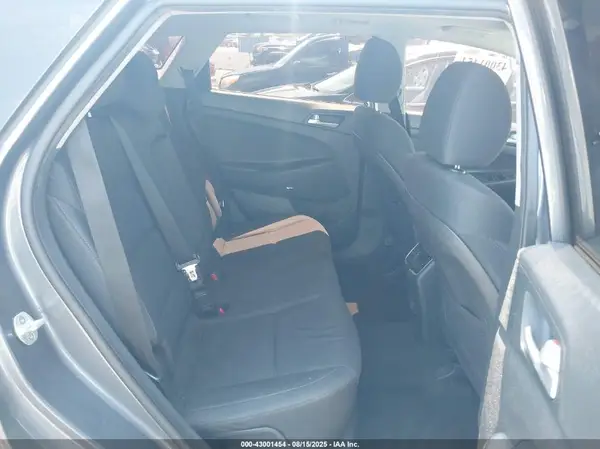 KM8J33ALXKU987655 2019 HYUNDAI TUCSON - Image 8