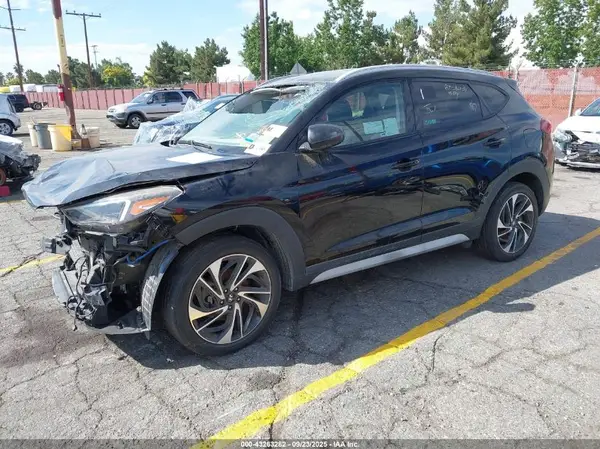 KM8J33ALXLU134755 2020 HYUNDAI TUCSON - Image 2