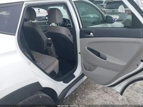 KM8J33ALXLU135405 2020 HYUNDAI TUCSON - Image 8
