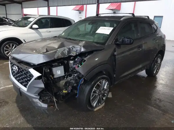 KM8J33ALXLU175371 2020 HYUNDAI TUCSON - Image 2