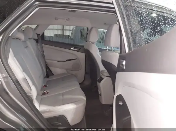 KM8J33ALXLU175371 2020 HYUNDAI TUCSON - Image 8