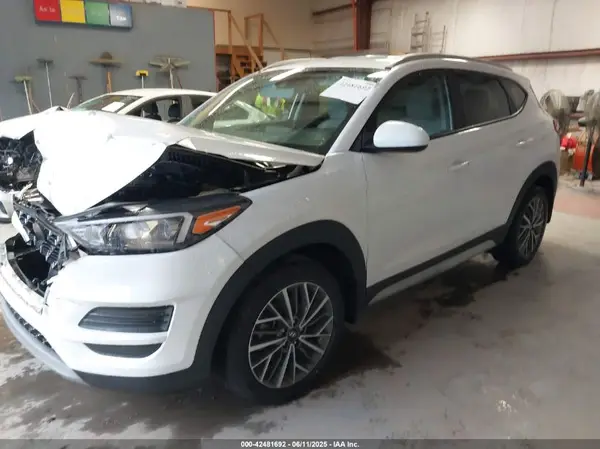 KM8J33ALXLU188475 2020 HYUNDAI TUCSON - Image 2