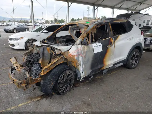 KM8J33ALXLU271940 2020 HYUNDAI TUCSON - Image 2