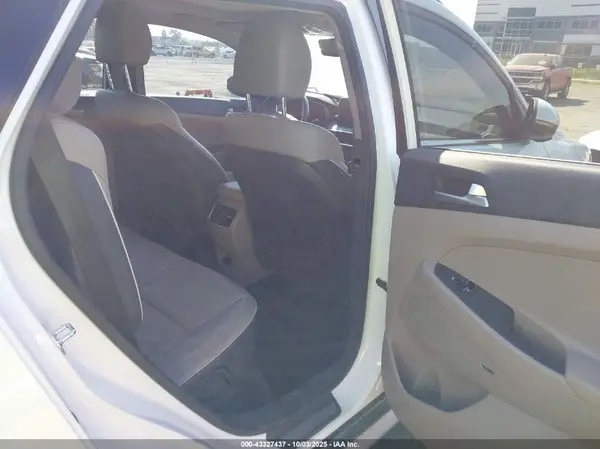 KM8J33ALXMU285225 2021 HYUNDAI TUCSON - Image 8