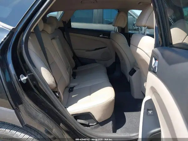 KM8J3CA20GU024827 2016 HYUNDAI TUCSON - Image 8