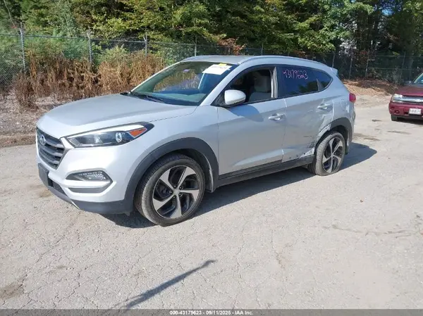 KM8J3CA20GU047511 2016 HYUNDAI TUCSON - Image 2