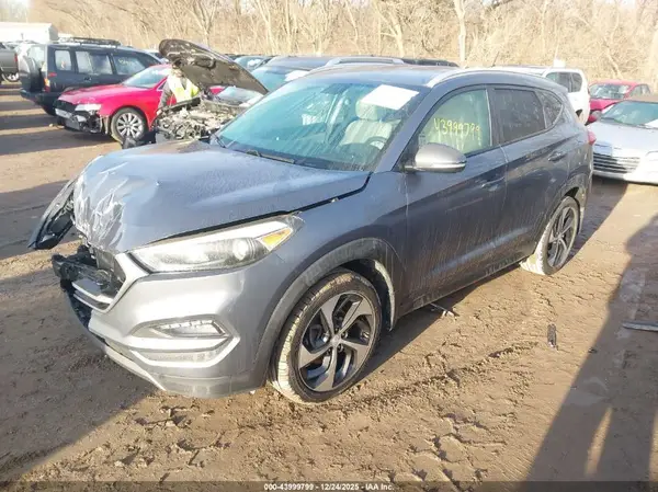 KM8J3CA20GU051882 2016 HYUNDAI TUCSON - Image 2