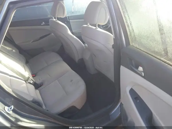 KM8J3CA20GU051882 2016 HYUNDAI TUCSON - Image 8