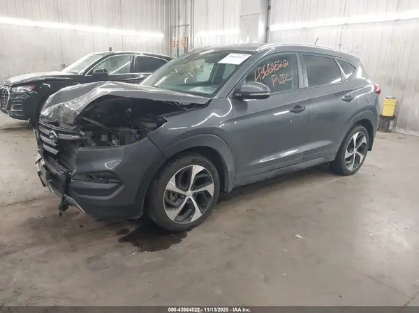 KM8J3CA20GU073042 2016 HYUNDAI TUCSON - Image 2