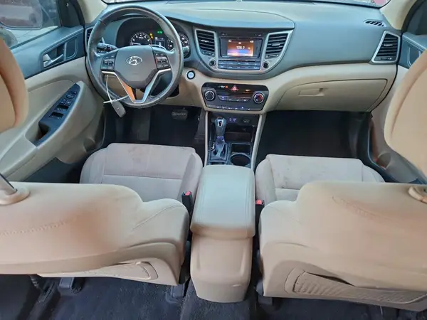 KM8J3CA20GU075499 2016 HYUNDAI TUCSON - Image 8