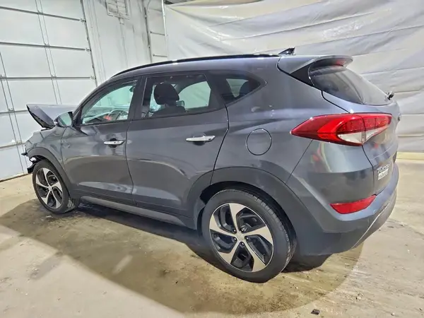 KM8J3CA20GU080993 2016 HYUNDAI TUCSON - Image 2