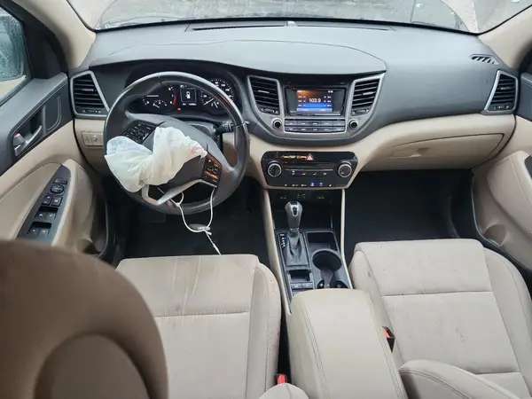 KM8J3CA20GU095526 2016 HYUNDAI TUCSON - Image 8