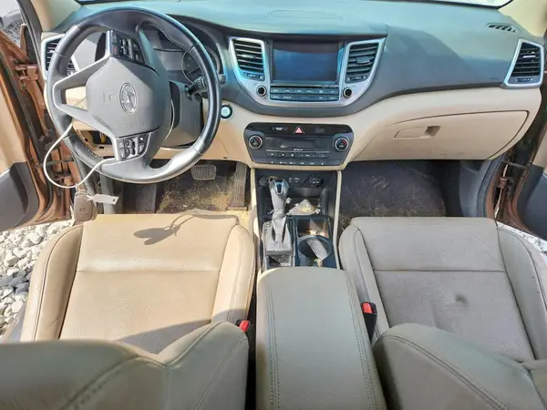 KM8J3CA20GU122305 2016 HYUNDAI TUCSON - Image 8