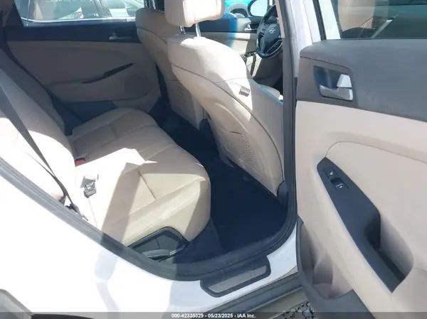 KM8J3CA20GU146880 2016 HYUNDAI TUCSON - Image 8