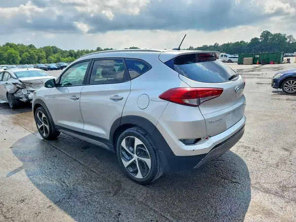 KM8J3CA20GU170581 2016 HYUNDAI TUCSON - Image 2