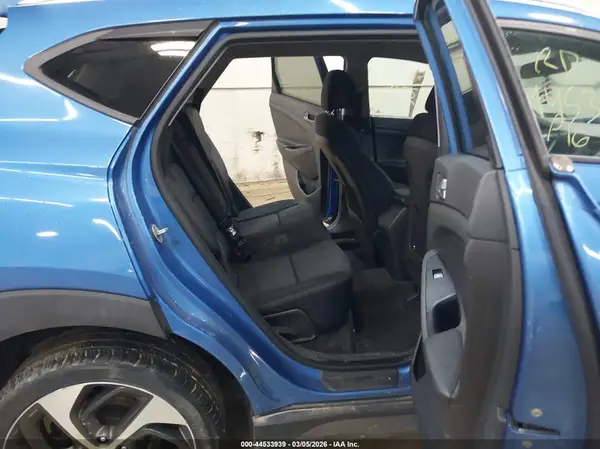 KM8J3CA20GU181967 2016 HYUNDAI TUCSON - Image 8