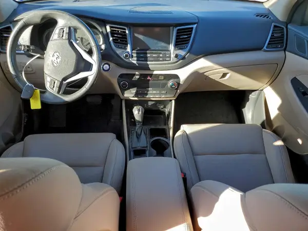 KM8J3CA20GU182004 2016 HYUNDAI TUCSON - Image 8