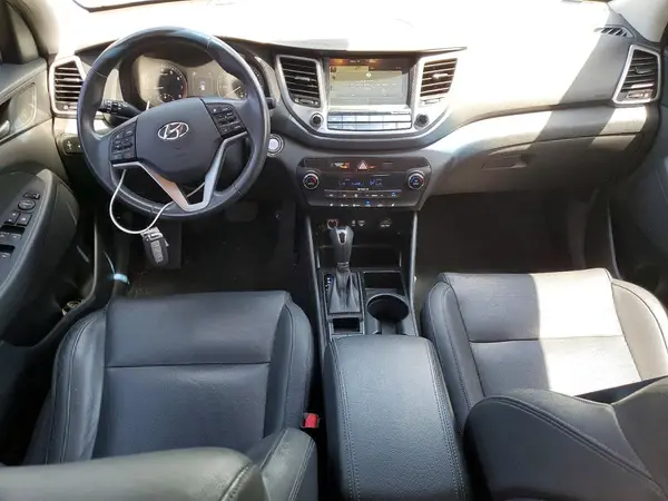 KM8J3CA20GU204468 2016 HYUNDAI TUCSON - Image 8