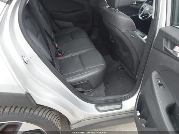 KM8J3CA20GU205183 2016 HYUNDAI TUCSON - Image 8