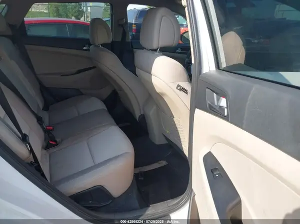 KM8J3CA20GU220749 2016 HYUNDAI TUCSON - Image 8