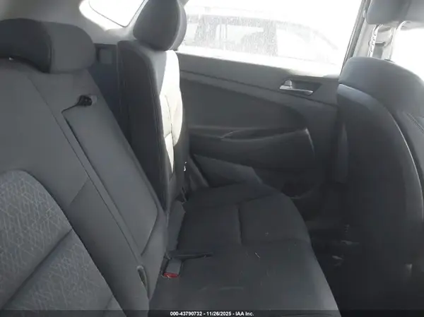 KM8J3CA20GU223909 2016 HYUNDAI TUCSON - Image 8