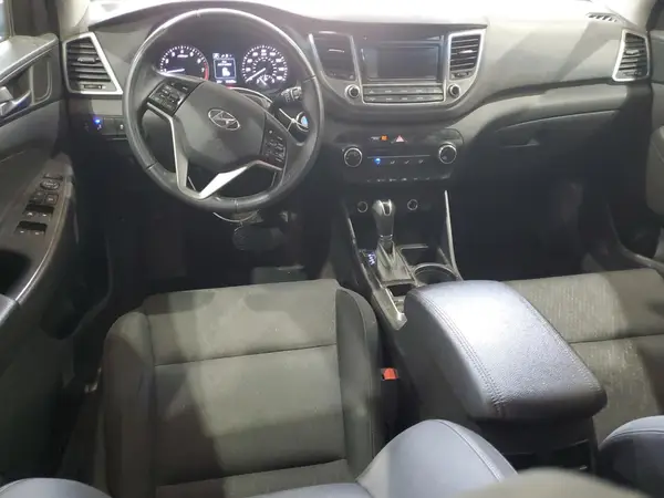 KM8J3CA20HU266860 2017 HYUNDAI TUCSON - Image 8