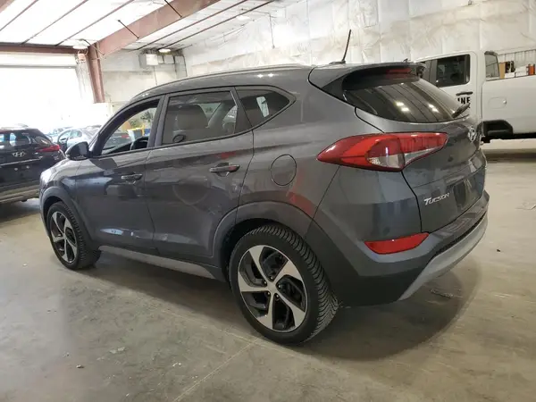 KM8J3CA20HU272576 2017 HYUNDAI TUCSON - Image 2