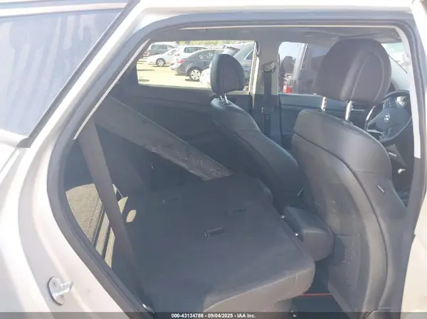KM8J3CA20HU277051 2017 HYUNDAI TUCSON - Image 8
