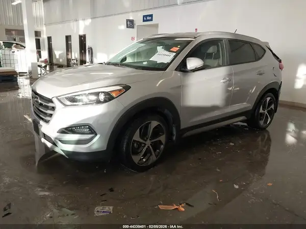 KM8J3CA20HU278006 2017 HYUNDAI TUCSON - Image 2