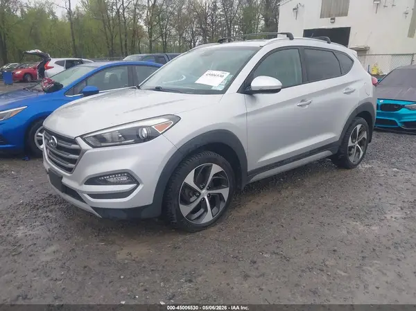 KM8J3CA20HU278202 2017 HYUNDAI TUCSON - Image 2