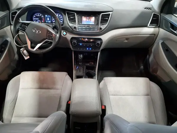 KM8J3CA20HU280032 2017 HYUNDAI TUCSON - Image 8