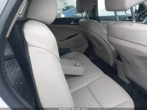 KM8J3CA20HU280175 2017 HYUNDAI TUCSON - Image 8