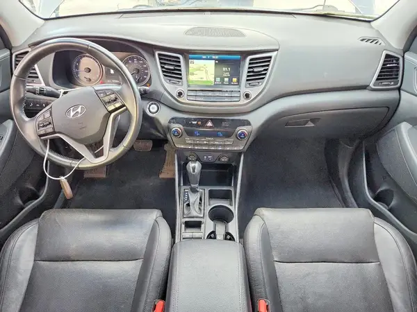 KM8J3CA20HU284128 2017 HYUNDAI TUCSON - Image 8