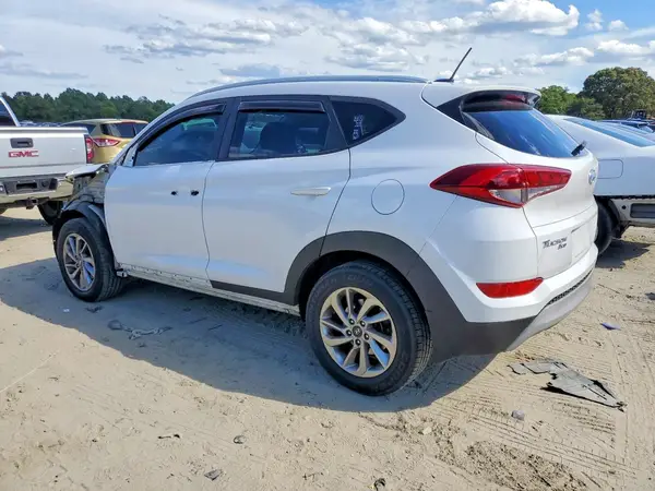 KM8J3CA20HU285411 2017 HYUNDAI TUCSON - Image 2