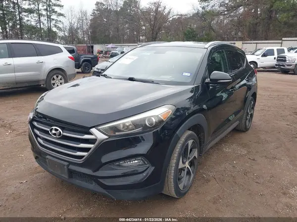 KM8J3CA20HU297333 2017 HYUNDAI TUCSON - Image 2