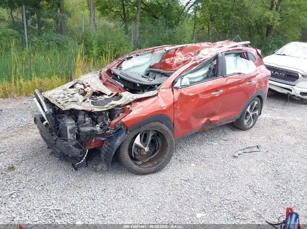 KM8J3CA20HU307309 2017 HYUNDAI TUCSON - Image 2