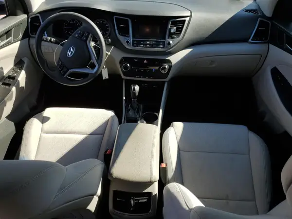KM8J3CA20HU316785 2017 HYUNDAI TUCSON - Image 8